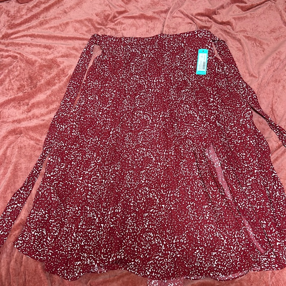 NWT Skies are blue burgundy pleated midi skirt